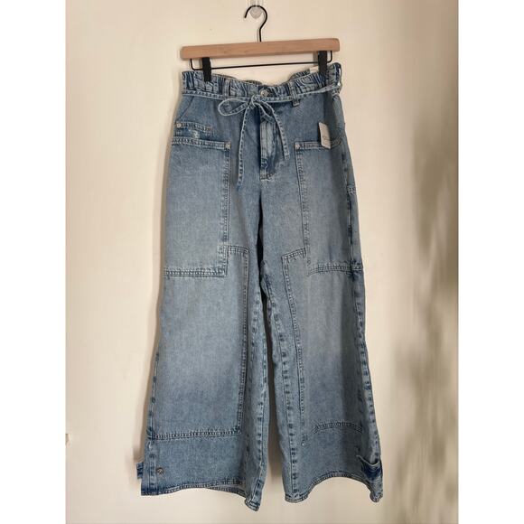 We The Free crvy outlaw wide-leg High Rise jeans in color drizzle, Medium Short - Picture 2 of 9